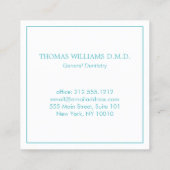 アクアクラシックブルーにモダン歯医者の歯のロゴ スクエア名刺 (裏面)