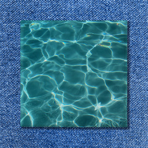 アクアグリーンのプールの水の写真 缶バッジ