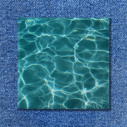 アクアグリーンのプールの水の写真 缶バッジ