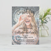 アクアティール(緑がかった色)シルバーグリッター紙吹雪フォト誕生日 招待状 (スタンド正面)