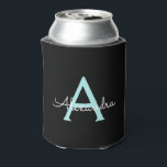 アクアティール（緑がかった色）ブルースクリプガーリートモノグラム名 缶クーラー<br><div class="desc">黒とアクアブルーのティール（緑がかった色）シンプルスクリプトエレガント誕生日またはバチェロレッテクーラーボックス。これらの結婚クーラーボックス、ブライダルシャワー、または誕生日パーティのはカスタマイズあなたの名前を含めることができる。一致連絡品のデザカスタマイズイナーへ。</div>