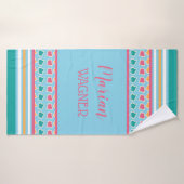 アクアティール(緑がかった色)名前をカスタムするバスタオル バスタオル (バスタオル)