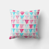 アクアブルーとピンクの三角形ジオメトリパターン クッション (裏面)