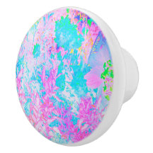 アクアブルーとホットピンクアジサイの風景