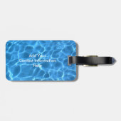 アクアブルーのプールの水 泳ぐ時は冷静に ラゲッジタグ (裏面横)