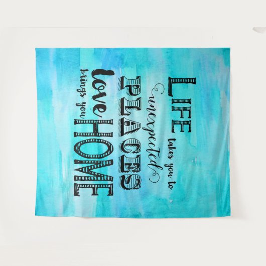 アクアブルーの水彩抽象タイポグラフィー名言 タペストリー (正面(横))