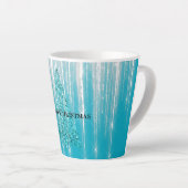 アクアブルーの氷柱が輝くクリスマスツリー カフェラテマグ (右アングル)