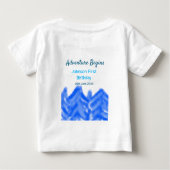 アクアブルーアドベンチャーが1st birthday mountain dを開始 ベビーTシャツ (裏面)