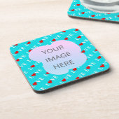 アクアブルーラブシモダンック コースター (左側)