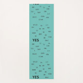 アクアマリンの色で表現された多言語のYesとNo ヨガマット (正面)
