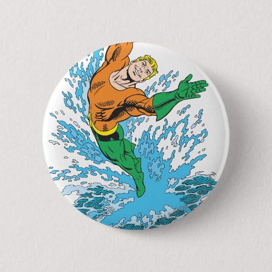 アクアマンが波に飛び込む 缶バッジ (正面)