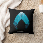 アクアマン | Aquamanロゴを通して海グラフィックを表示 クッション (ブランケット)