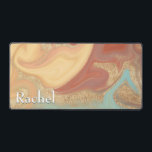 アクアモダンラストイエロー金ゴールド大理石スワールモノグラム デスクマット<br><div class="desc">水色、錆、黄色、金ゴールド渦巻き大理石の背景を特徴とする美しいデスクマット。シンプルとエレガント。名前を追加して本当に個人的なものにする。贈り物素晴らしをする。Simple Farmhouse Pressによって作成。</div>