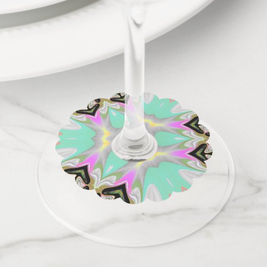 アクア万華鏡のように千変万化するパターンホタテ ワイングラスタグ (クローズアップ)