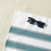 アクア航海のティール(緑がかった色)ブルーnホワイトフローラいかり ビーチタオル (インサイチュ)