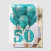 アクア誕生日バルーンのエージオーバーレイ ベラム紙招待状 (オフセット (カップル))