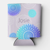 アクア鮮やかブルーランダムマンダラ付きピンクの名前を追加 缶クーラー (正面)