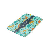 アクア |可愛いカラフル恐竜のパターン子供の名前 バスマット (アングル)