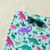 アクア |可愛いカラフル恐竜のパターン子供の名前 ビーチタオル (インサイチュ)