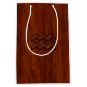 アクエリアスの(占星術の)十二宮図の印のブラウンのマホガニーのスタイル ミディアムペーパーバッグ (正面)