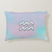 アクエリアス〔占星術の〕十二宮図シンボルオンマザーオブパールヌアクア アクセントクッション (正面)