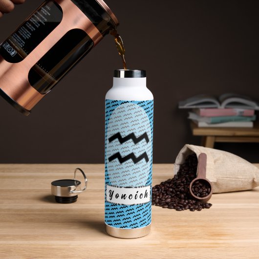 アクエリアス〔占星術の〕十二宮図シンボル標準by K Yoncich ウォーターボトル (コーヒー)