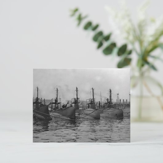 アクションの準備ができた潜水艦， 1911 ポストカード (スタンド正面)