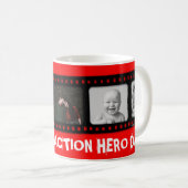 アクションヒーローパパ5枚の写真フィルムストリップ赤いマグカップ コーヒーマグカップ (正面右)