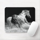 アクション内の白黒の馬 マウスパッド (マウス)