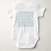 アクセント丸背景フラワーカモ卵白 ベビーボディスーツ (裏面)