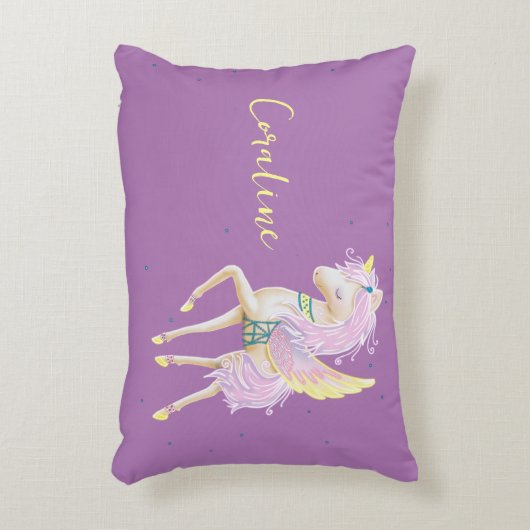アクセント枕は可愛いユニコーンが特徴。 アクセントクッション (正面(垂直))