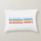 アクセント枕カラフルタイポグラフィ強靭ハート アクセントクッション (正面)