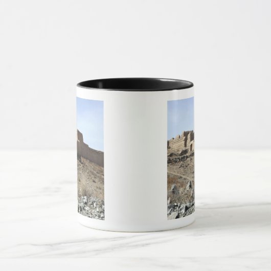 アクバルKh村の要塞の化合物 マグカップ (中央)