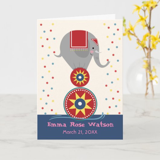 アクロバティックな象の子供のための可愛い誕生日C カード (黄色い花)