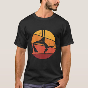 アクロ保バット体操のGymnas落ち着いて Tシャツ