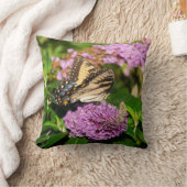 アゲハチョウ蝶on lilacs on クッション (ブランケット)