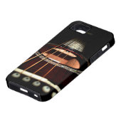 アコースティックギターのクローズアップiPhone5の穹窖のVibe Case-Mate iPhoneケース (下部)