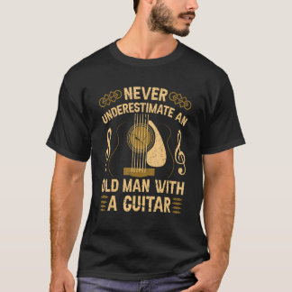 アコースティックギターを持つおじいちゃんをナメるな Tシャツ