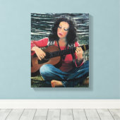 アコースティック遊ギターを使った女性の音楽 キャンバスプリント (インサイチュ (ウッドフロア))