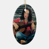 アコースティック遊ギターを使った女性の音楽 セラミックオーナメント (右)