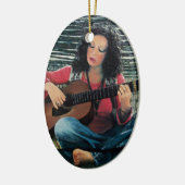 アコースティック遊ギターを使った女性の音楽 セラミックオーナメント (左)