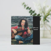 アコースティック遊ギターを使った女性の音楽 招待状 (スタンド正面)