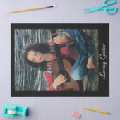 アコースティック遊ギターを使った女性の音楽 薄葉紙 (クラフト)