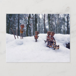 アコーン小人は雪の冬のはがきに乗る ポストカード
