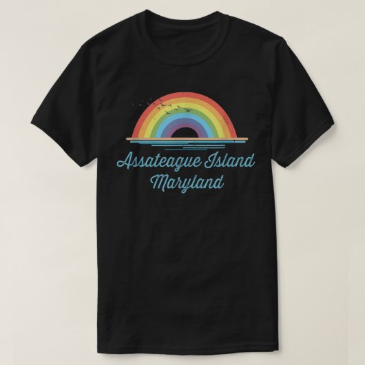 アサーテハーアイランドメリーランドお土産グラフィック Tシャツ (デザイン正面)