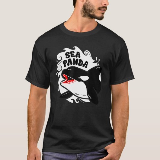 アザラシで竹を置き換えたシー・パンダ・シャチ Tシャツ (正面)
