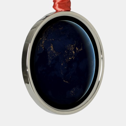 アジアとオーストラリアで夜の地球の都市の光 メタルオーナメント (右)