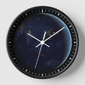 アジアとオーストラリアで夜の地球の都市の光 壁時計 (正面)