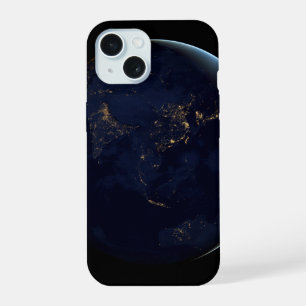 アジアとオーストラリアで夜の地球の都市の光 iPhone 15ケース