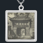 アジアのインペリアル寺院（白黒） シルバープレートネックレス<br><div class="desc">訪問者は、このアジアのインペリアルテンプルの前に集まり、入力する準備ができている。プリント素晴らしは白黒で行われ、全体の作品与えは、それが描かれている時間を模倣した古代の外観である。これを壁に置いて楽しむ!</div>